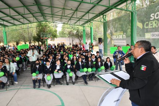 Alcalde de Soledad Entrega Techado Escolar y Anuncia Cancha de Fútbol Rápido en Fracción Rivera