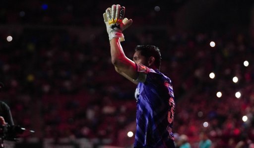 Jesús Corona se retira del fútbol profesional tras 22 años de carrera