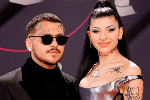 Cazzu detiene concierto en Chile para frenar insultos contra Christian Nodal