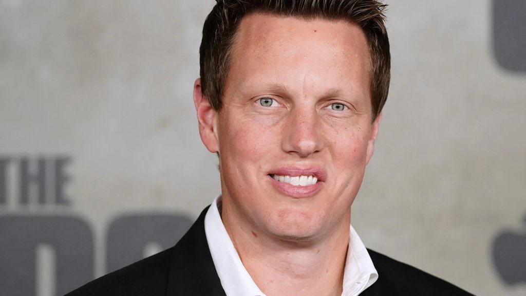 Fusão de 8 mil milhões de dólares entre Paramount e Skydance cria nova potência em Hollywood liderada por David e Larry Ellison