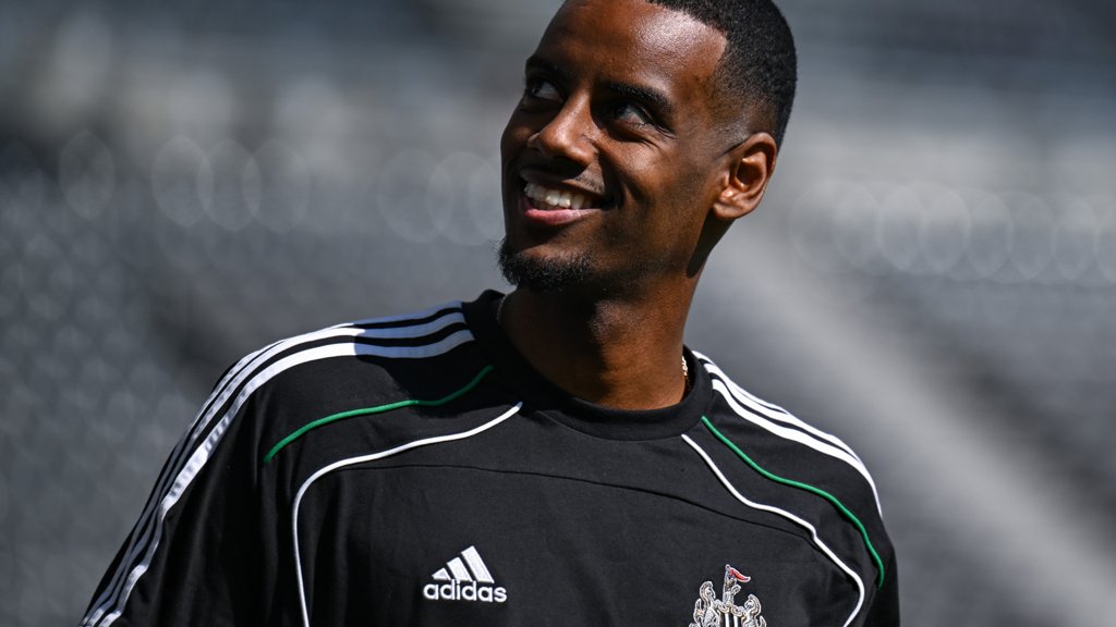 Lesão de Alexander Isak no Newcastle adensa especulação sobre transferência