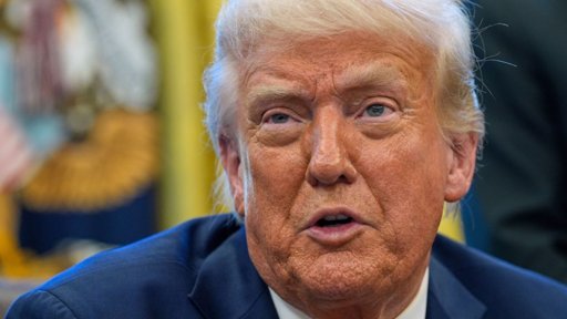 Trump Ataca al New York Times por Artículo sobre su Edad y Fatiga