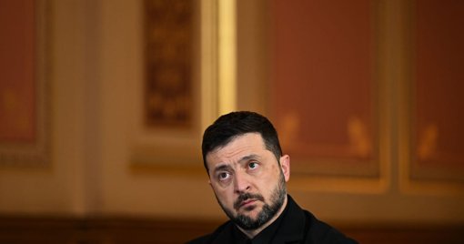 Le président Zelensky fait face à des critiques internes croissantes sur la gestion de l'énergie et la démocratie