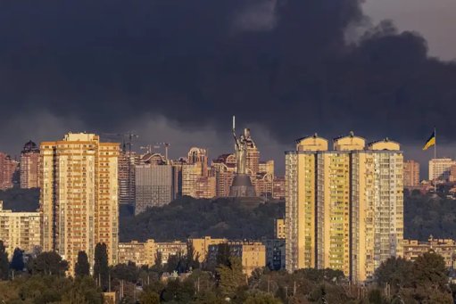 Presidente Trump se Declara Dispuesto a Imponer Más Sanciones a Rusia tras Ataque Masivo