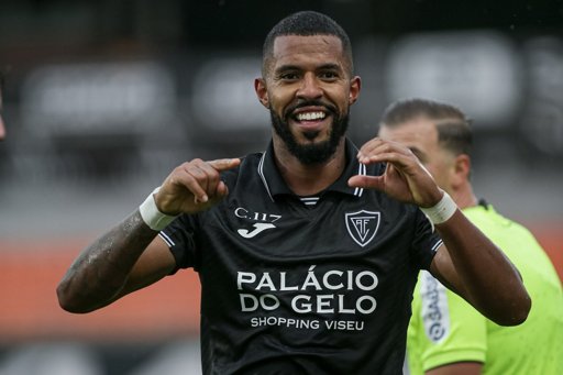 André Clóvis eleito avançado do mês de setembro e outubro na II Liga