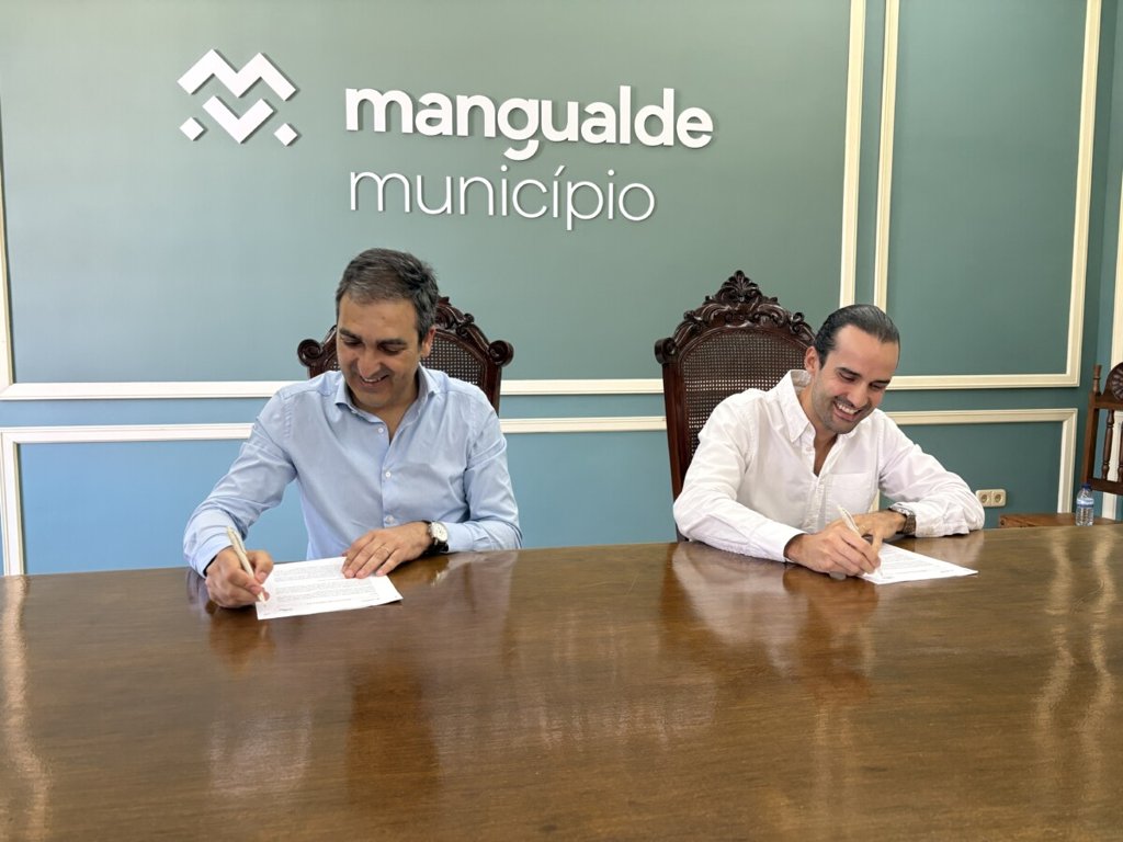 Jovens Voluntários da 'Just a Change' Reconstroem Lares e Esperança em Portugal