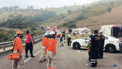 Volcadura de autobús con jornaleros indígenas deja dos muertos y 22 heridos en Chiapas