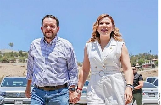 Gobernadora de Baja California Confirma Divorcio tras Escándalo de Visas