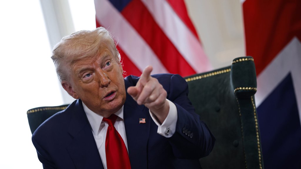 Trump ameaça indústria farmacêutica com tarifas até 250%