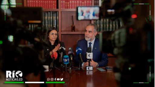 Exjefes paramilitares designados gestores de paz se comprometen a revelar nexos políticos