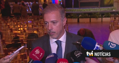 Pedro Duarte assegura maioria no Porto ao recrutar vereador eleito pelo PS