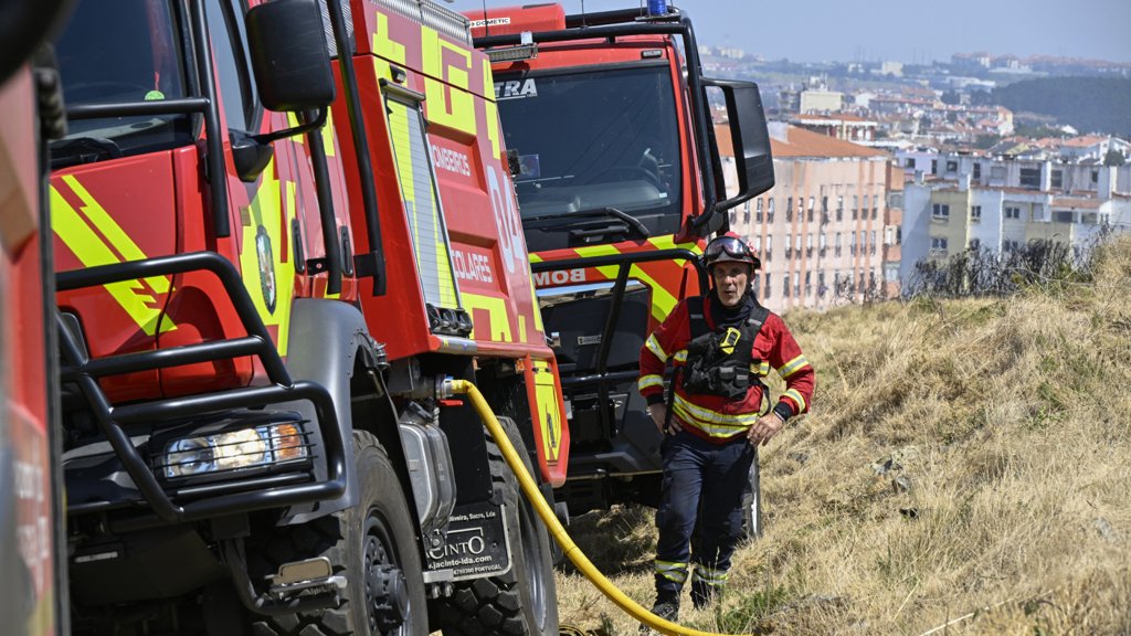 Governo justifica não ativação de ajuda europeia para combater incêndios