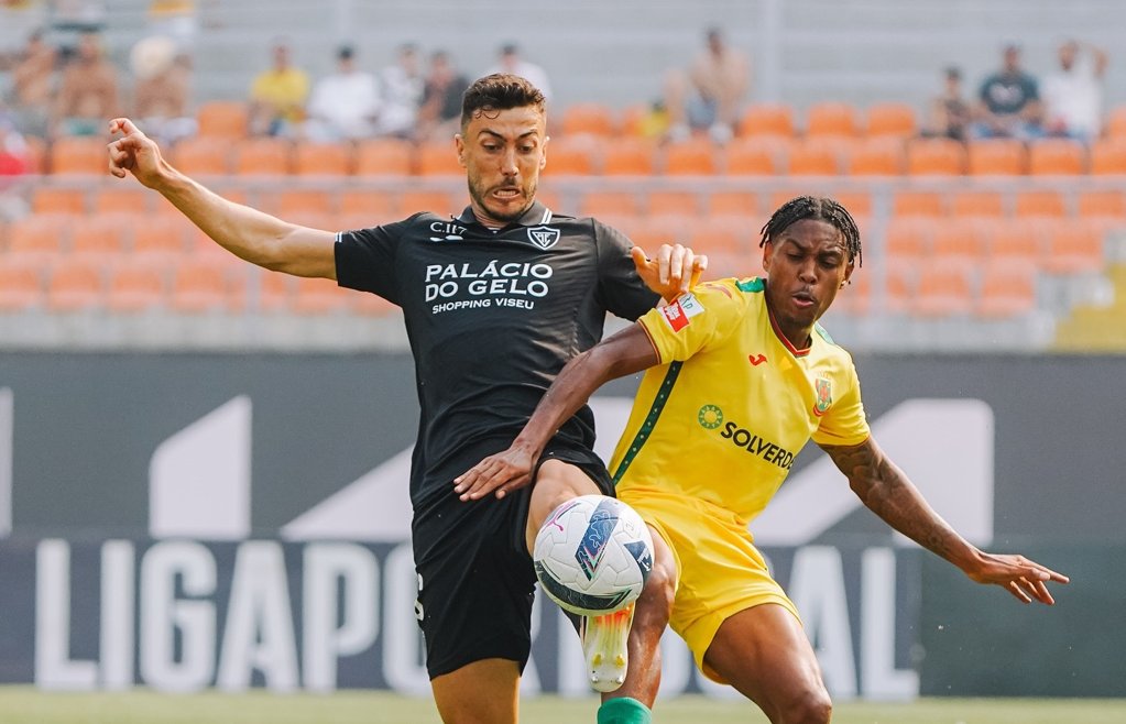 Académico de Viseu e Paços de Ferreira Somam Primeiro Ponto num Empate Sem Golos