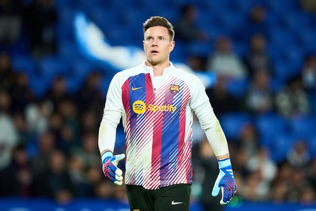 Ter Stegen Submetido a Nova Cirurgia e Desfalca Barcelona por Três Meses