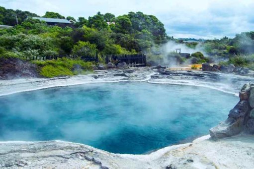 Bacterias de aguas termales producen un protector solar natural y biodegradable