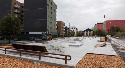 Grenoble inaugure un "Street Plaza" dans le quartier Bouchayer-Vallier, un nouvel espace dédié à la glisse urbaine