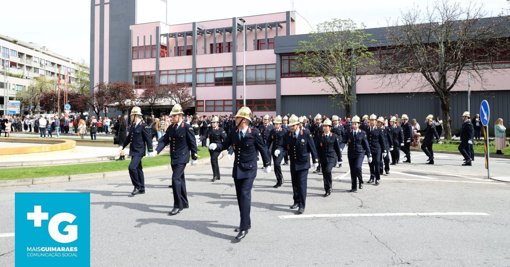 Bombeiros de Guimarães Apresentam Nova Ambulância e Jovens Voluntários