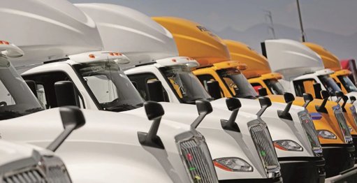 Industria de Vehículos Pesados se Desploma en Octubre con Caídas Superiores al 50%