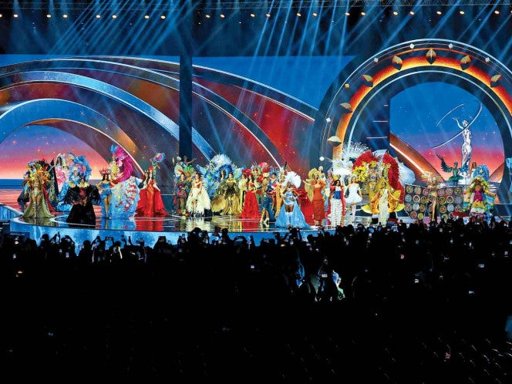 El Atuendo de 'Salmón' de Miss Noruega se Vuelve Viral y Desata Memes en Miss Universo 2025