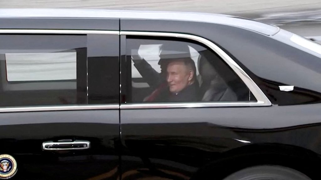 Escenificación diplomática en Alaska: alfombra roja para Putin en una cumbre sin acuerdos