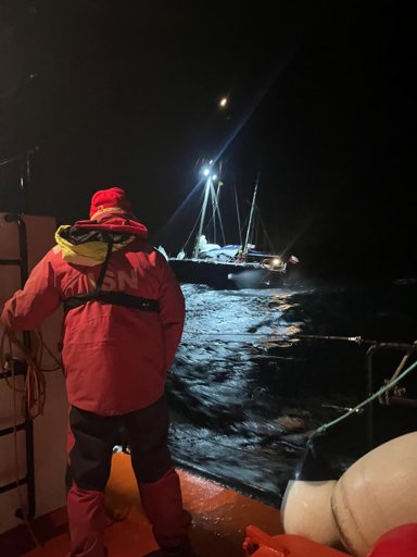 Estação Salva-vidas de Viana do Castelo resgata sete tripulantes polacos