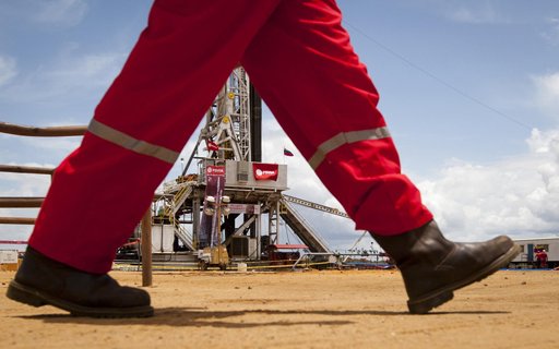 EUA apreendem petroleiro de bandeira russa ligado à Venezuela, elevando a tensão com Moscovo