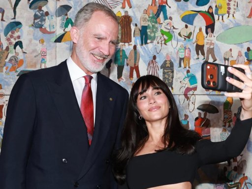 La Cámara Frontal del iPhone 17 Revoluciona los Selfies con su Sensor Cuadrado