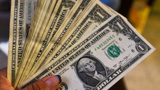 Peso Mexicano se Deprecia y Cierra por Encima de 18.40 por Dólar ante Fortaleza Global de la Divisa Estadounidense