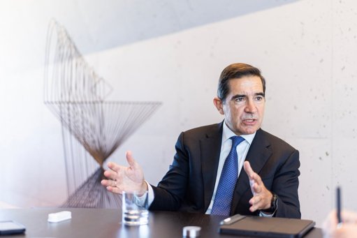 BBVA y Sabadell intensifican disputa verbal por OPA hostil