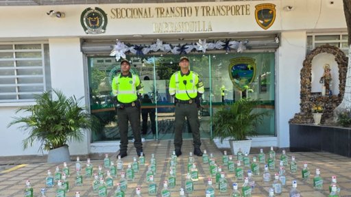 Autoridades incautan millonario cargamento de licor y cigarrillos de contrabando en el área metropolitana