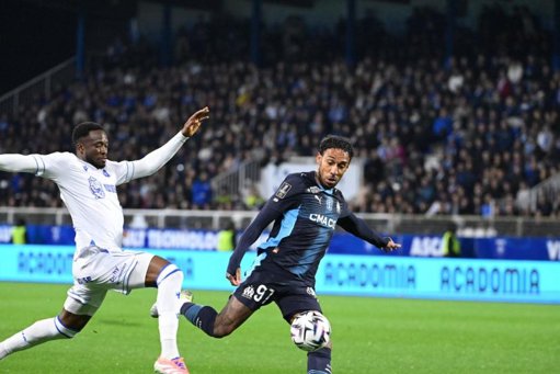 En infériorité numérique, l'OM s'impose à Auxerre et s'empare de la deuxième place