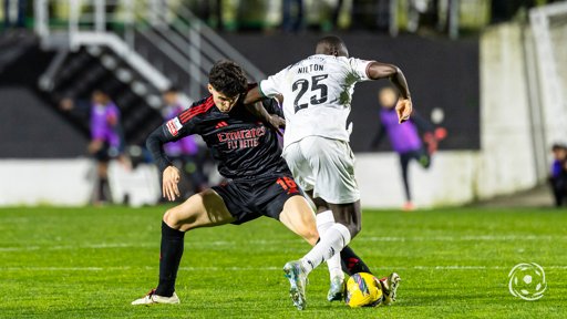 Recuperações de Manu Silva e Alexander Bah no Benfica em ritmos diferentes