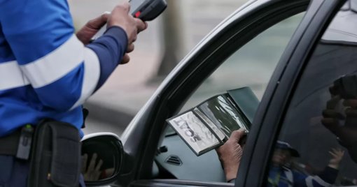 Agentes de tránsito ya no podrán multar por SOAT o tecnomecánica vencidos a vehículos que no estén circulando