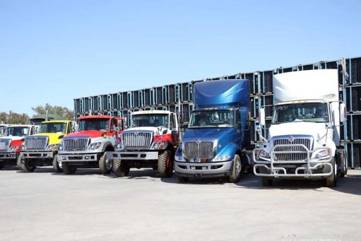 Trump impone aranceles del 25% a camiones y 10% a autobuses; México parcialmente exento por T-MEC