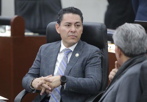 Aumento del 13% al Salario Mínimo para 2026 Genera Debate