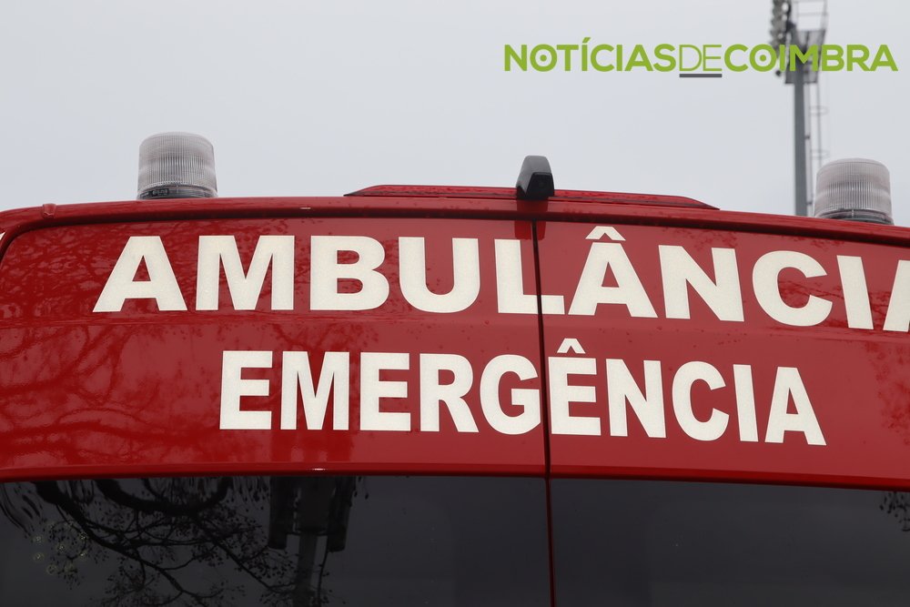 Idoso de 86 anos morre em capotamento de trator em Paredes de Coura