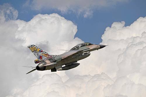 Escalada de Tensión con Venezuela: Trump Declara Espacio Aéreo 'Cerrado' y Amenaza con Uso de la Fuerza