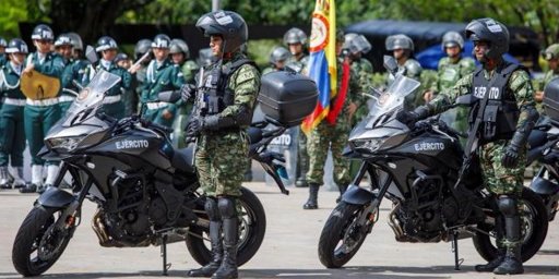 Alcaldía de Medellín refuerza a la Fuerza Pública con motocicletas y chalecos antibalas