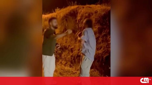 Homem embriagado filmado a atear fogo e a tentar apagá-lo em Vila Real