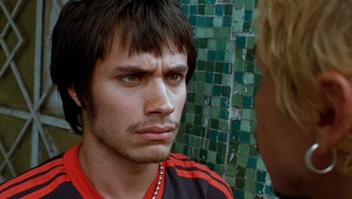 ‘Amores Perros’ celebra 25 años con reestreno en formato 35 mm