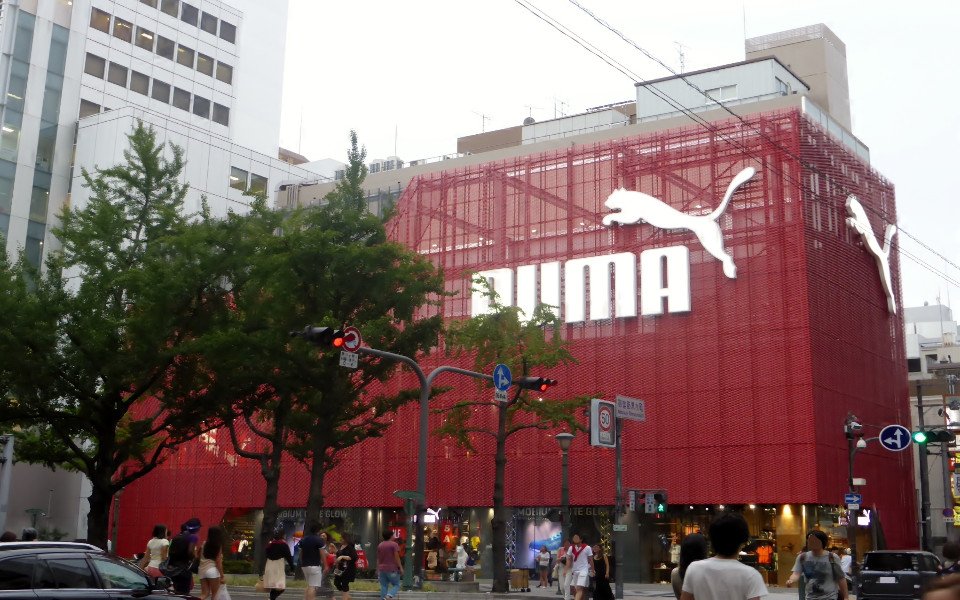 Puma tomba em bolsa após cortar previsões anuais devido a tarifas