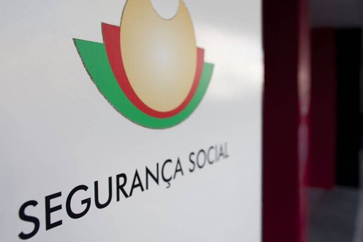 Trabalhadores da Segurança Social Recebem Prémio de 1,9 Milhões de Euros por Cobrança de Dívidas