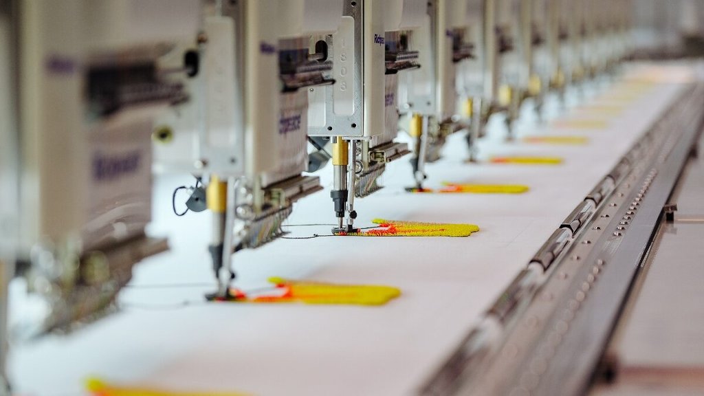 Empresas redefinem estratégias globais em resposta a políticas tarifárias