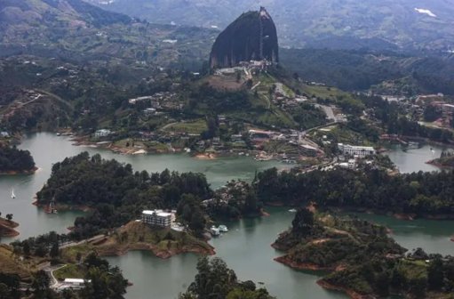Consejo de Estado ordena suspender helipuertos turísticos en la Piedra del Peñol