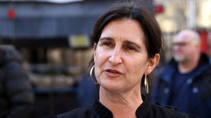 Amiante dans les écoles : une plainte collective pour "mise en danger de la vie d'autrui"