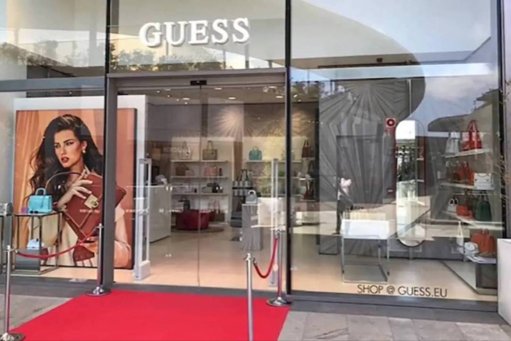 Movimientos en el sector minorista de moda en EE. UU.: Adquisición de Guess y venta de Claire's