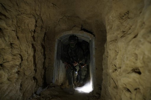 Ejército israelí muestra a periodistas un túnel de Hamás en Rafah