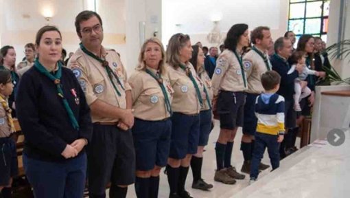 Quarteira prepara Mega Tronco de Natal de 40 metros para apoiar escuteiros