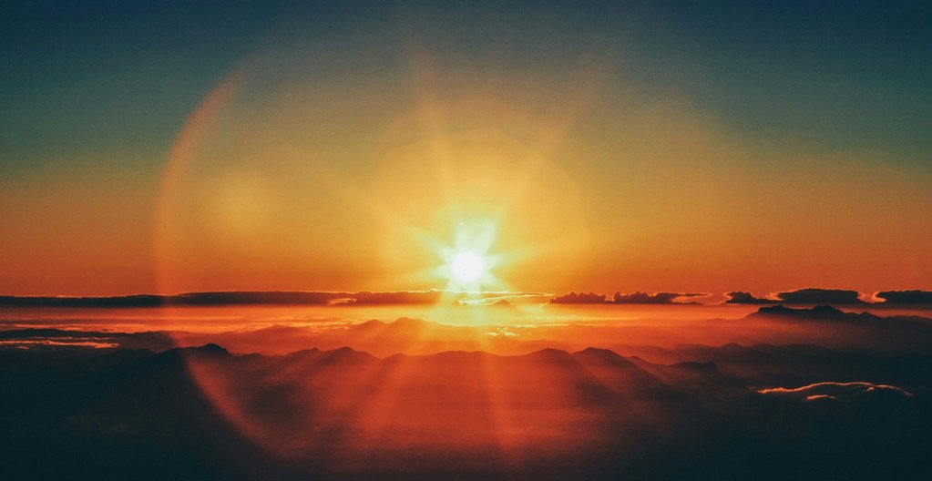 Onda de calor e deslocamento forçado agravam sofrimento da população em Gaza