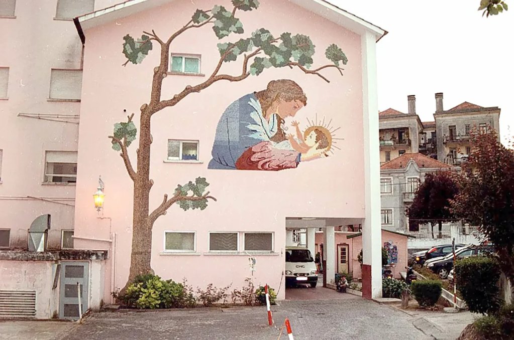 Sobrecarga na Maternidade Bissaya Barreto Devido a Encerramentos em Leiria e Aveiro